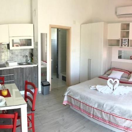 Apartmani Bolero - Obiteljski Odmor Vodice Exterior foto