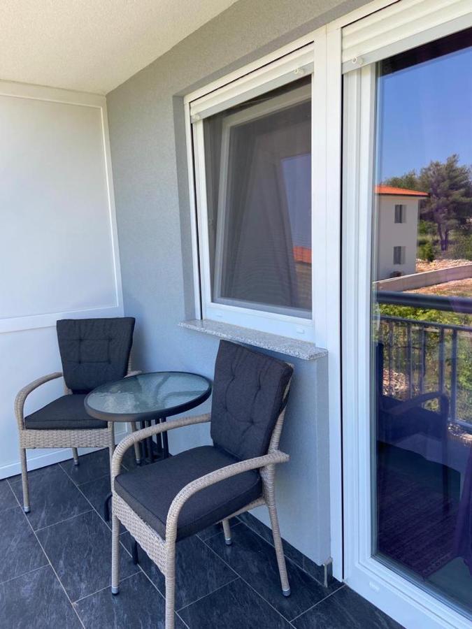 Apartmani Bolero - Obiteljski Odmor Vodice Exterior foto